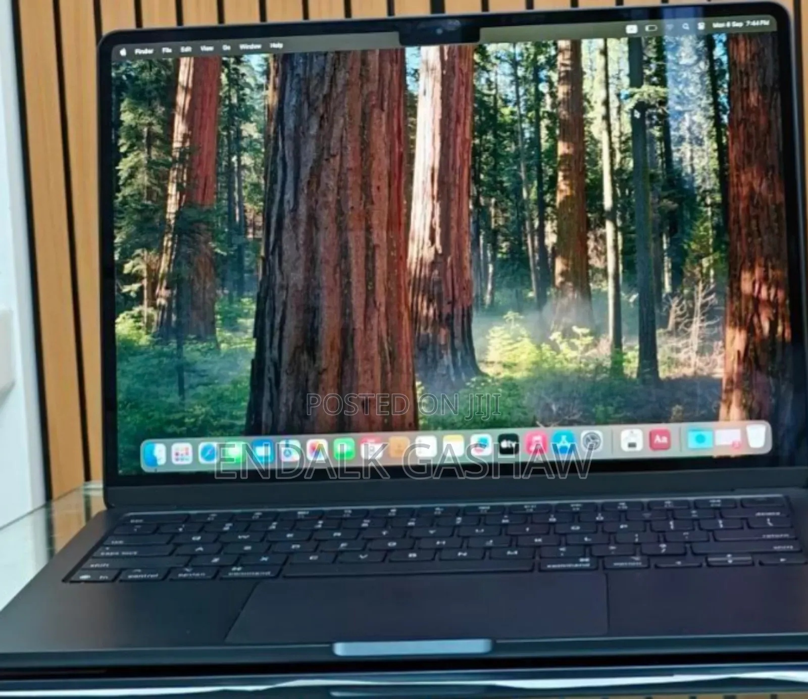 New Laptop Apple MacBook Air 2024 M3 13-Inch 8GB Apple M3 SSD 256GB