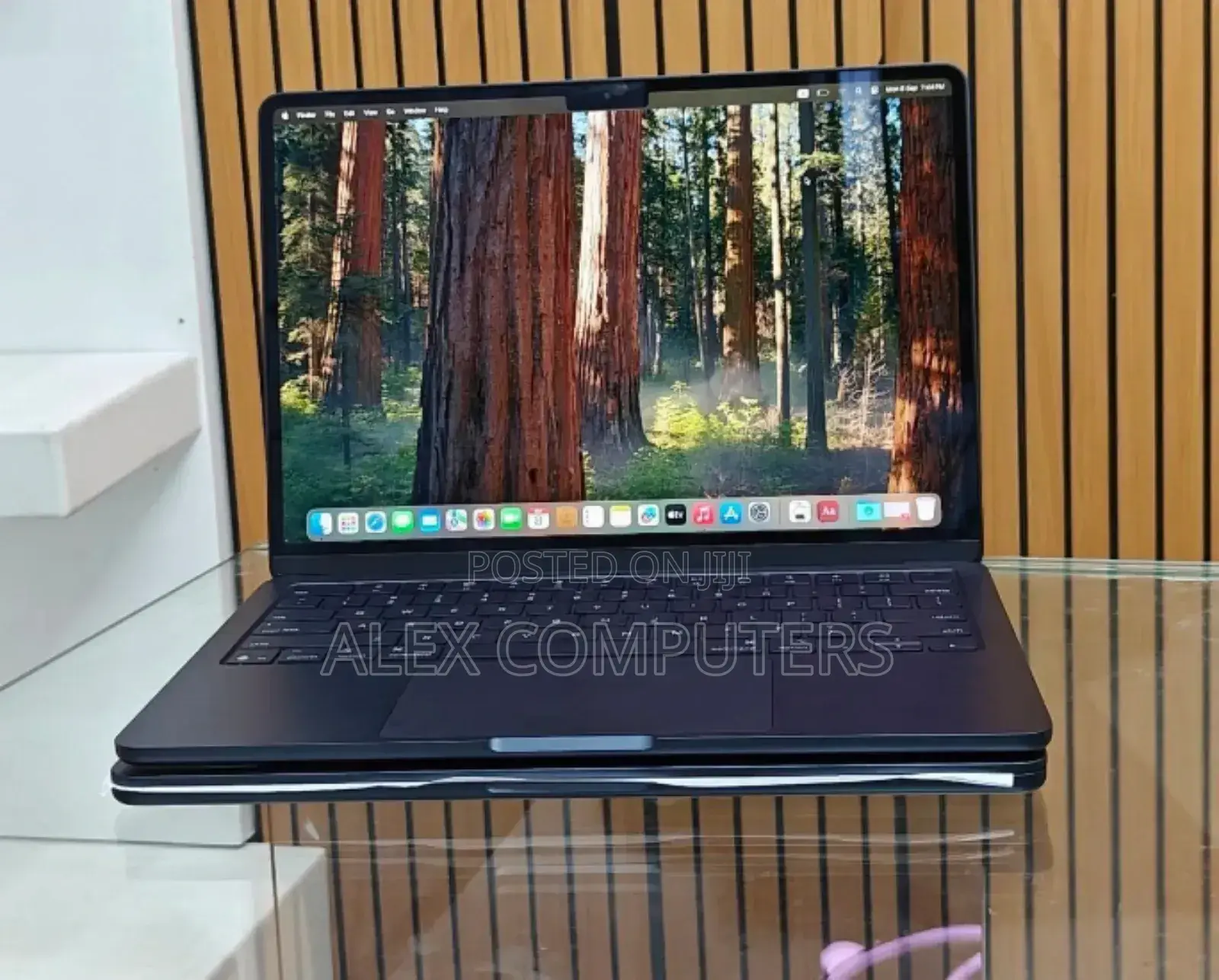 New Laptop Apple MacBook Air 2025 M4 16GB Apple M4 SSD 256GB