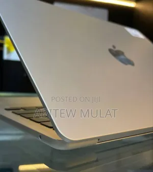 Photo - New Laptop Apple MacBook Air 2022 M2 8GB Apple M2 SSD 256GB