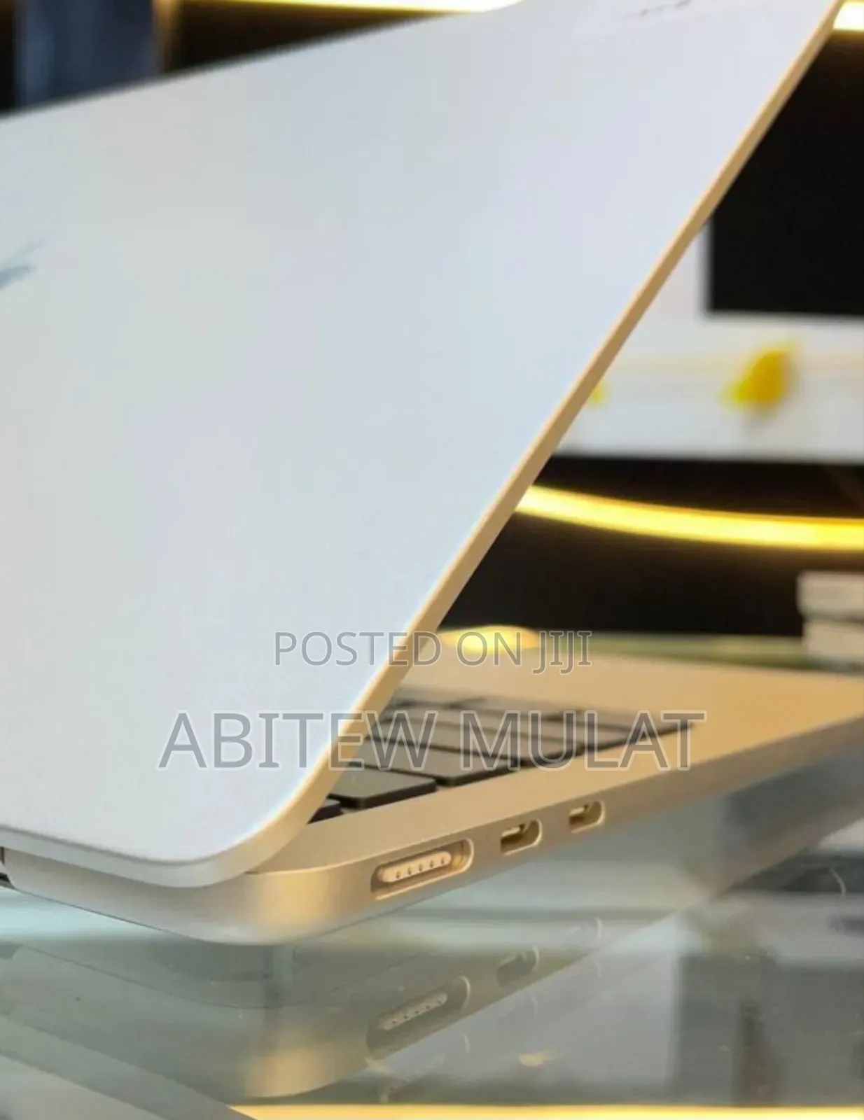 New Laptop Apple MacBook Air 2022 M2 8GB Apple M2 SSD 256GB