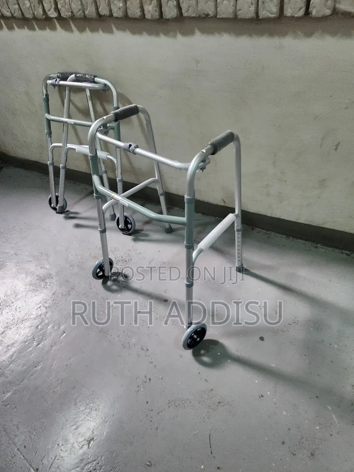ወከር ባለ ጎማ Walker重大with Wheels Frontal Walking Frame較高walker Almunium