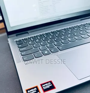 New Laptop Lenovo 8GB AMD Ryzen 5 SSD 512GB