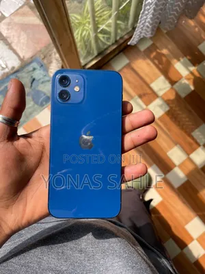 Photo - Apple iPhone 12 64 GB Blue