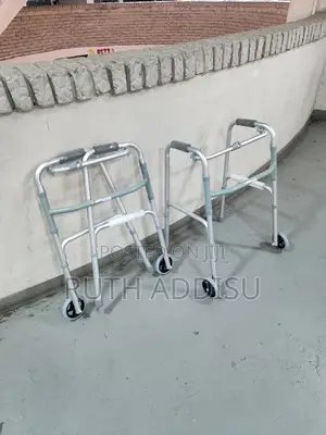 Photo - Walking Frame Almunium Walker胺你medical Walker軍方foldable Walker New