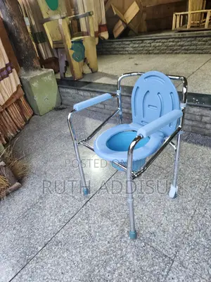 Photo - Commode Chair求情toilet Chair丸的commode Medical Chair建立commode Chair
