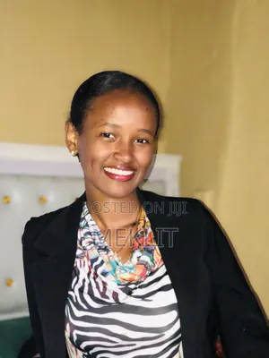 Photo - Female Tutor (ሴት አስጠኚ)