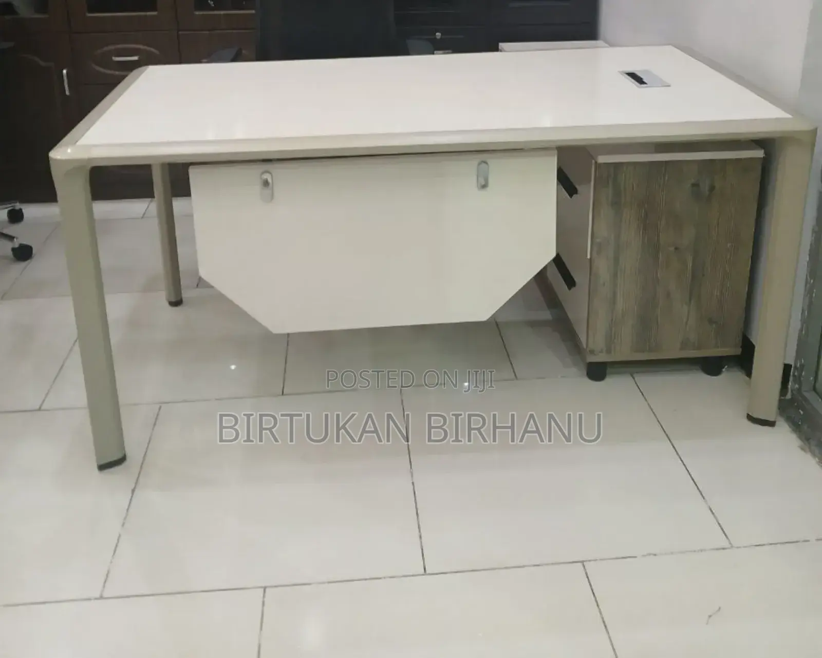Managerial Table Size 1.80cm