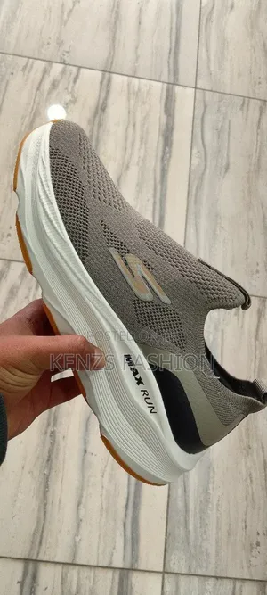 Skechers Max Run