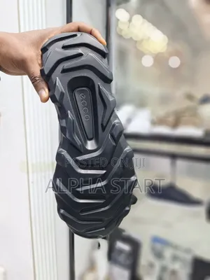 New Arrival 
 Ecco Comfort Sneakers 
 Made in Vietnam