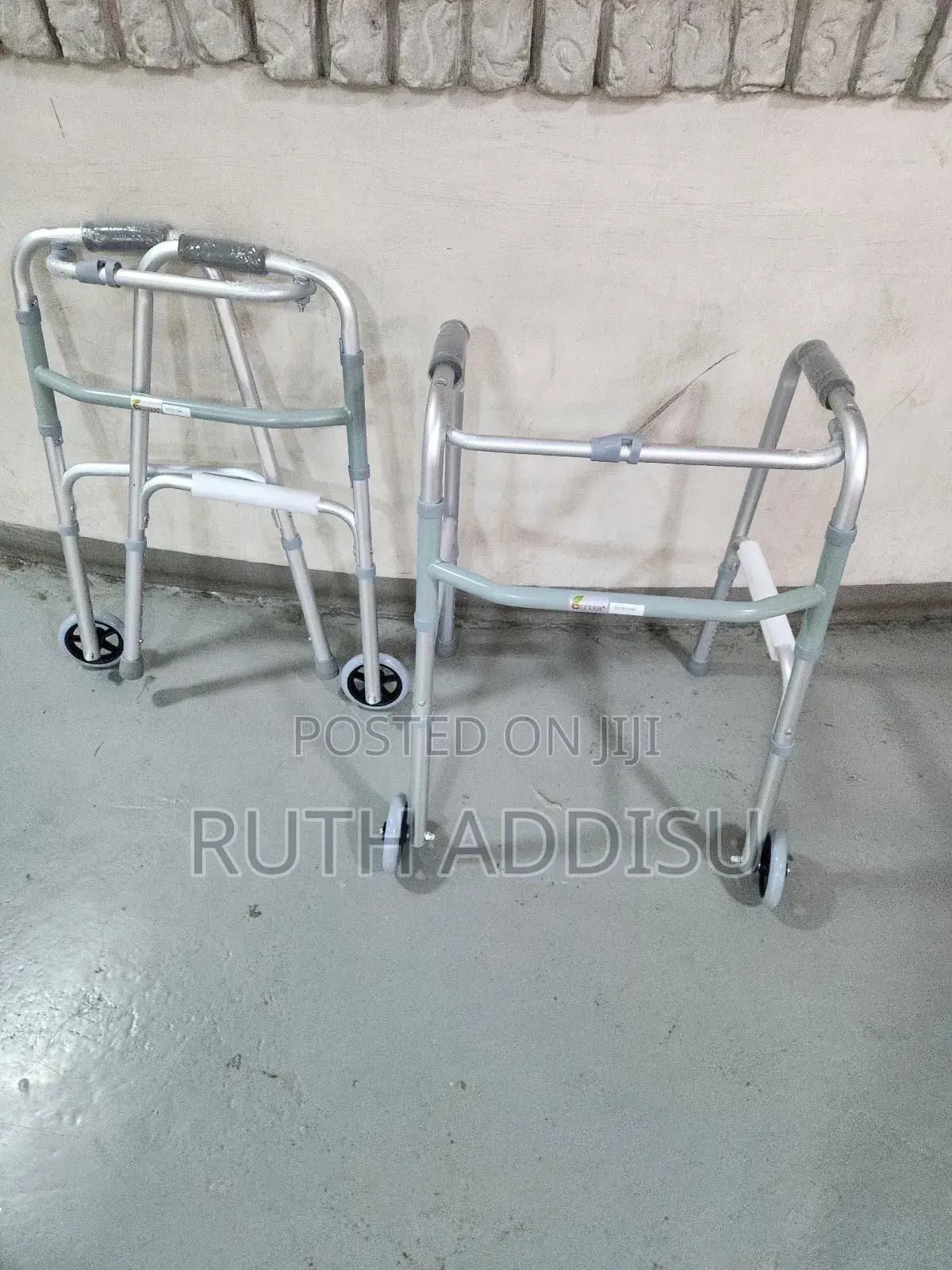 Foldable Stainless Block Medical Walker然亦walker Adjustae Height Walker