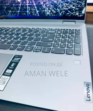 New Laptop Lenovo Yoga 7i 8GB Intel Core I5 SSD 512GB