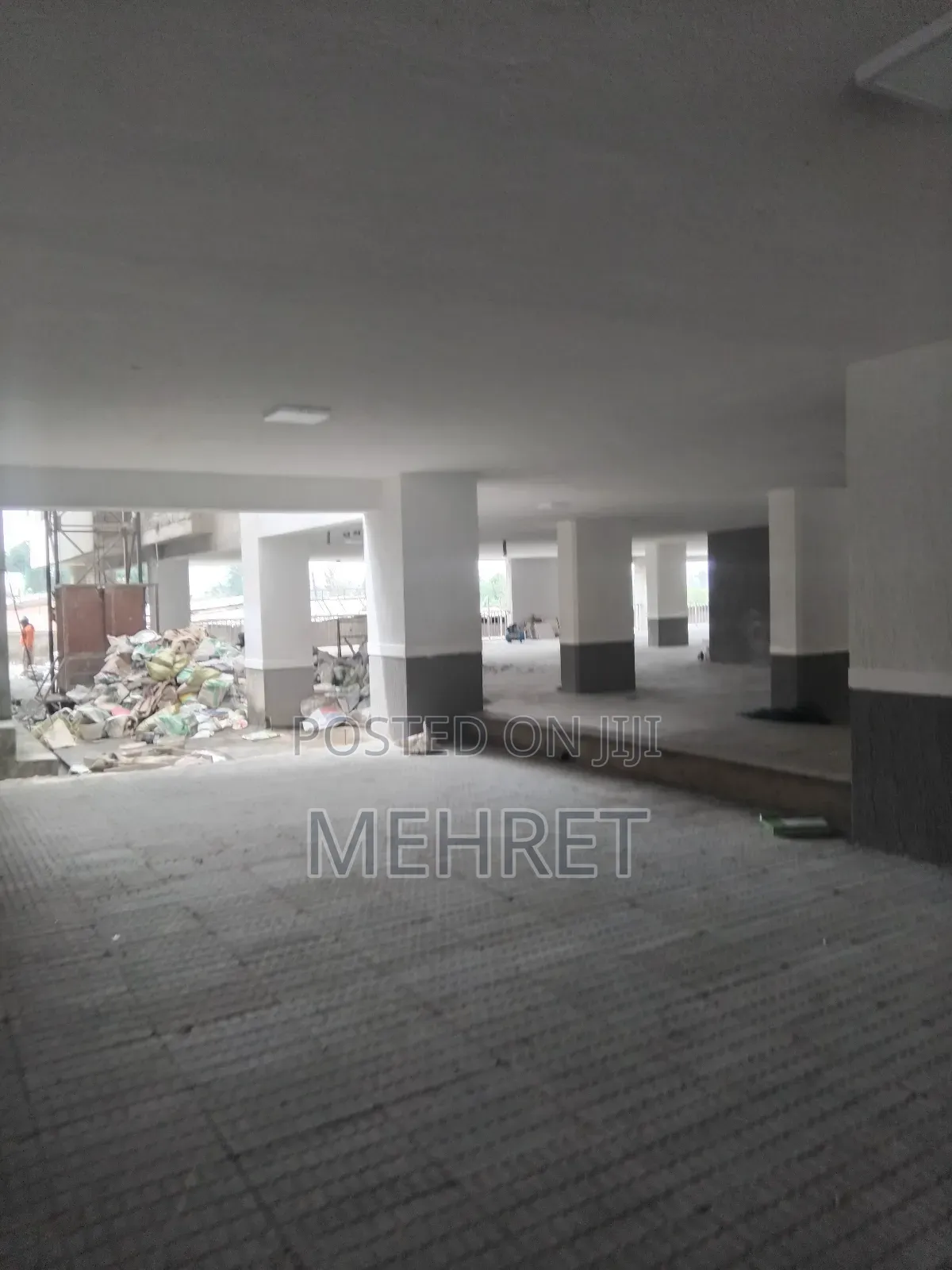 Furnished 2bdrm Apartment in ጃምቦ, Arada for sale