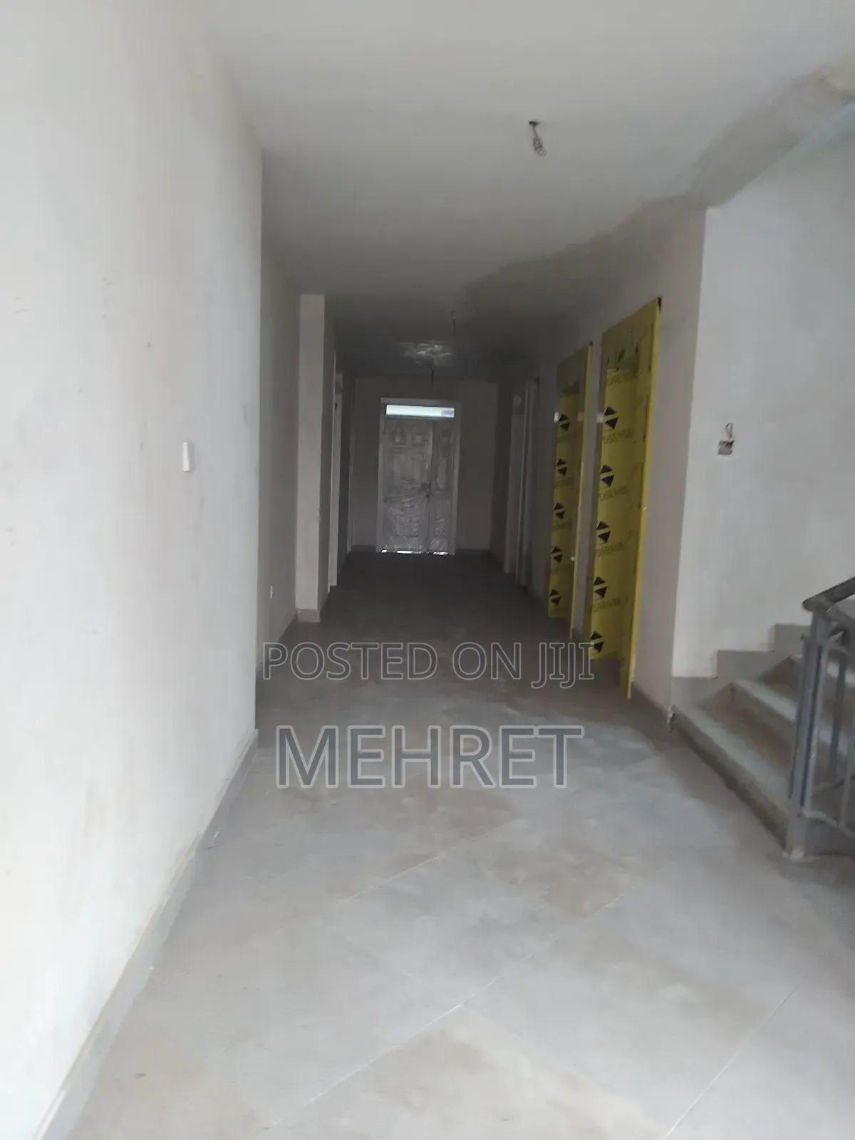 Furnished 2bdrm Apartment in ጃምቦ, Arada for sale