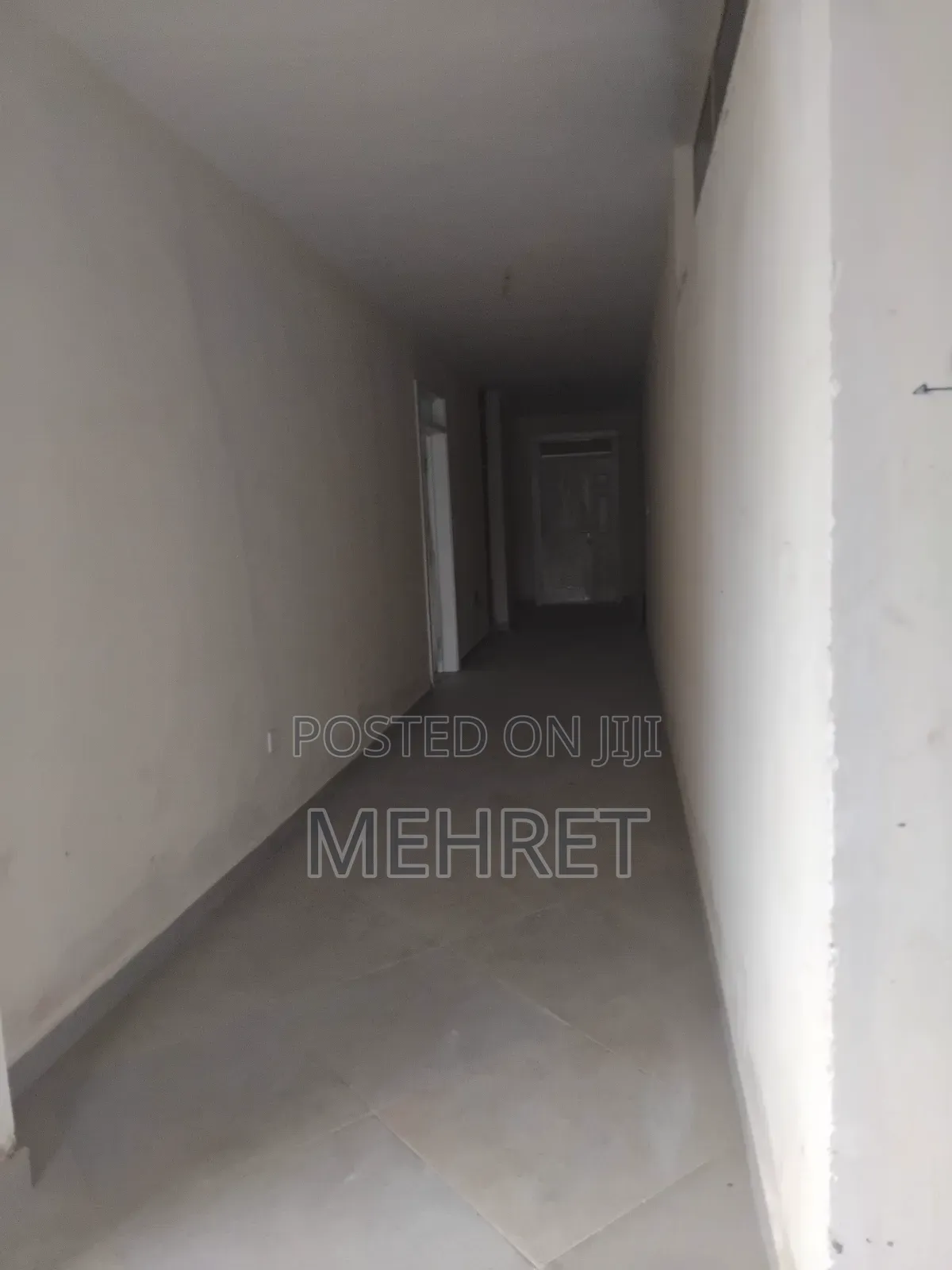 Furnished 2bdrm Apartment in ጃምቦ, Arada for sale