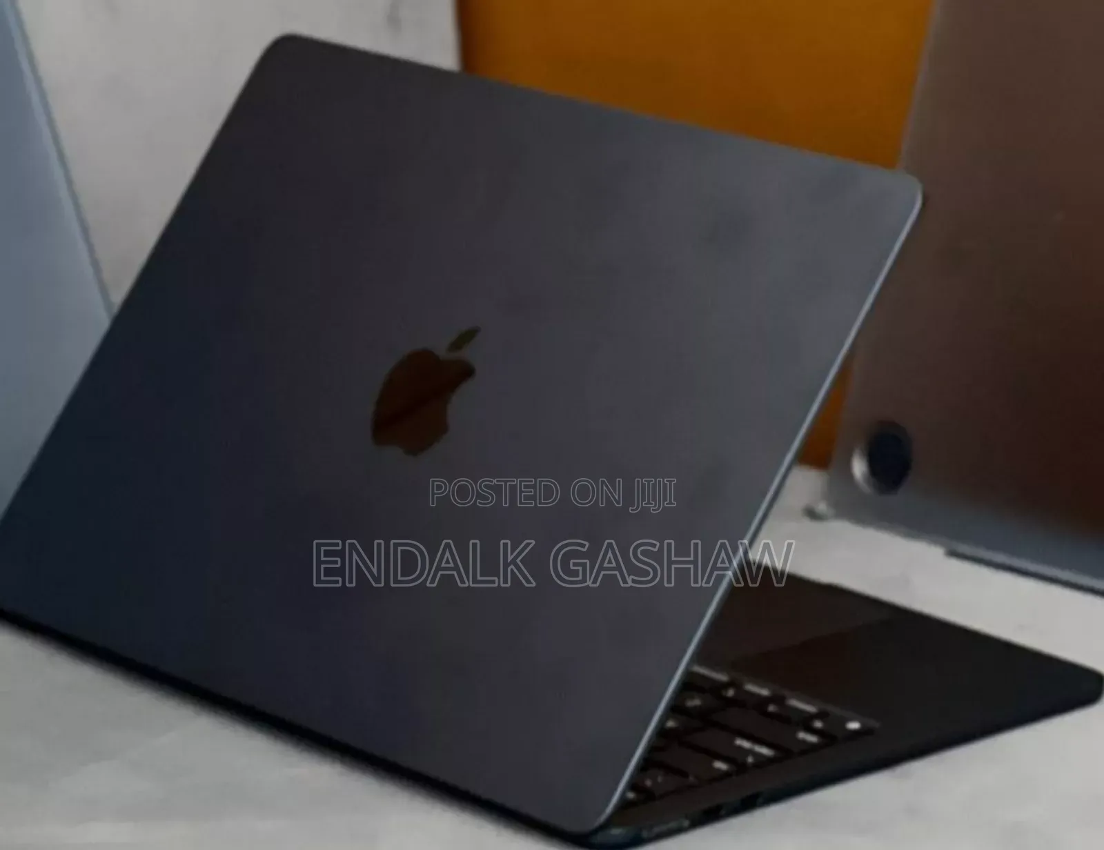 New Laptop Apple MacBook Air 2022 M2 8GB Apple M2 SSD 256GB