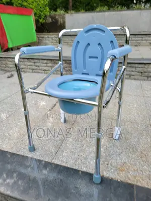Photo - Bedside Commodes Chair凹፭toilet Chair黵፰removable Bucket for Senior