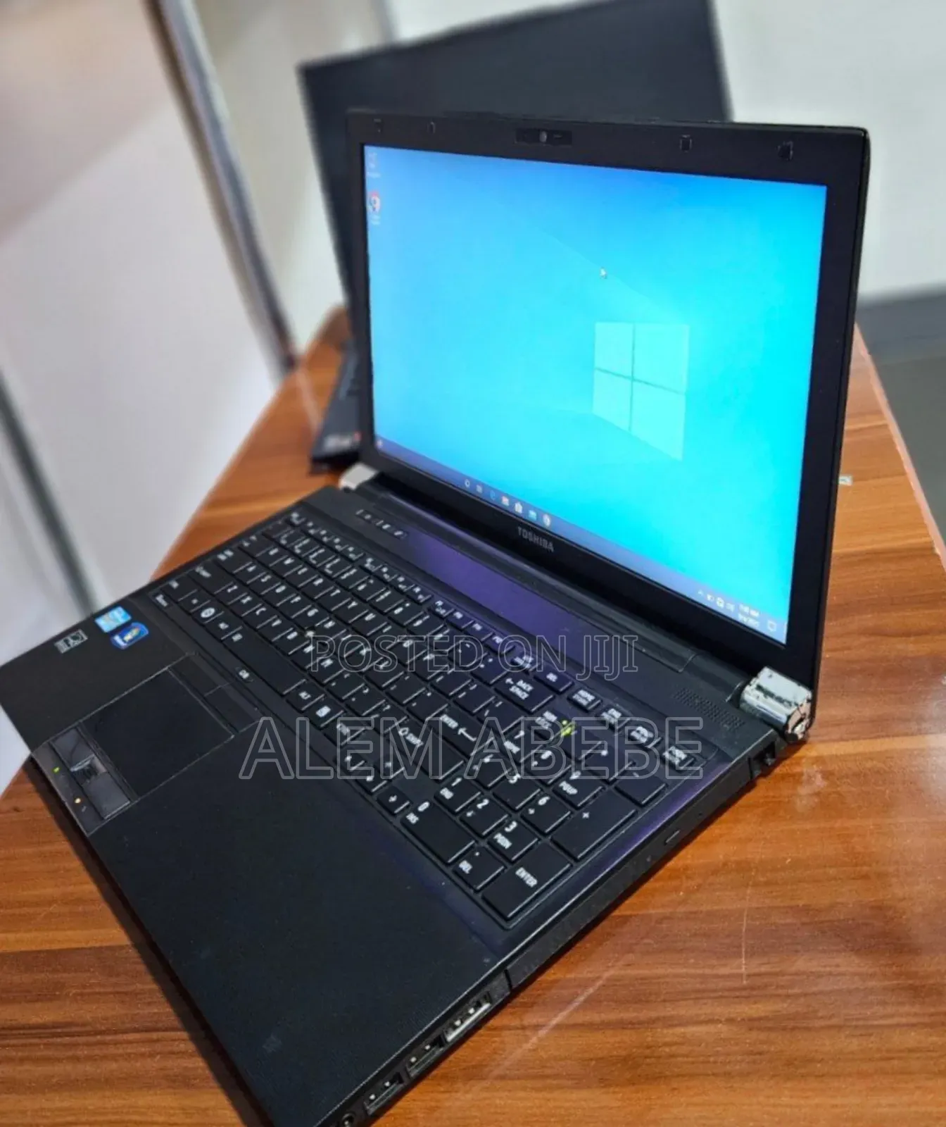 New Laptop Toshiba Tecra R950 4GB Intel Core I5 SSD 320GB