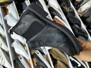 Photo - Elegant Leather Chelsea Boots Brown and Black Color