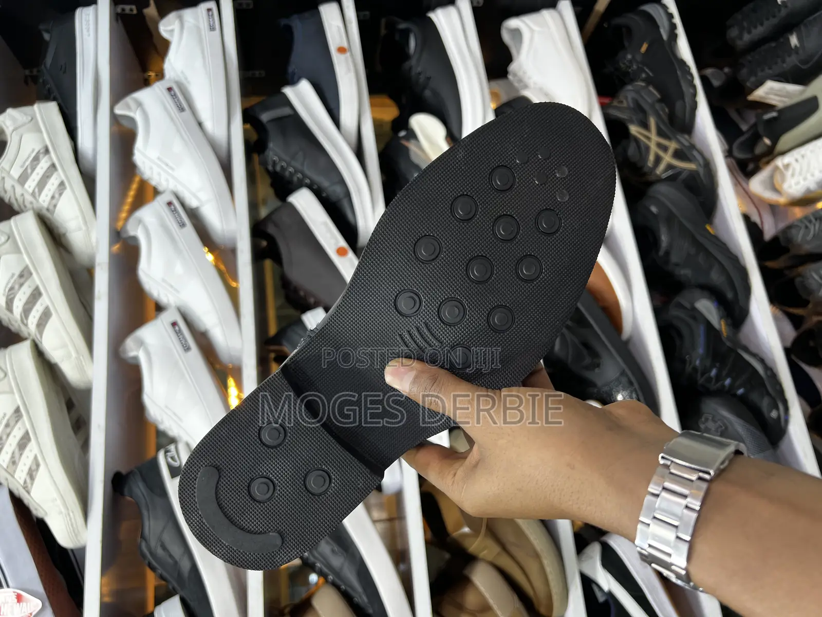 Elegant Leather Chelsea Boots Brown and Black Color