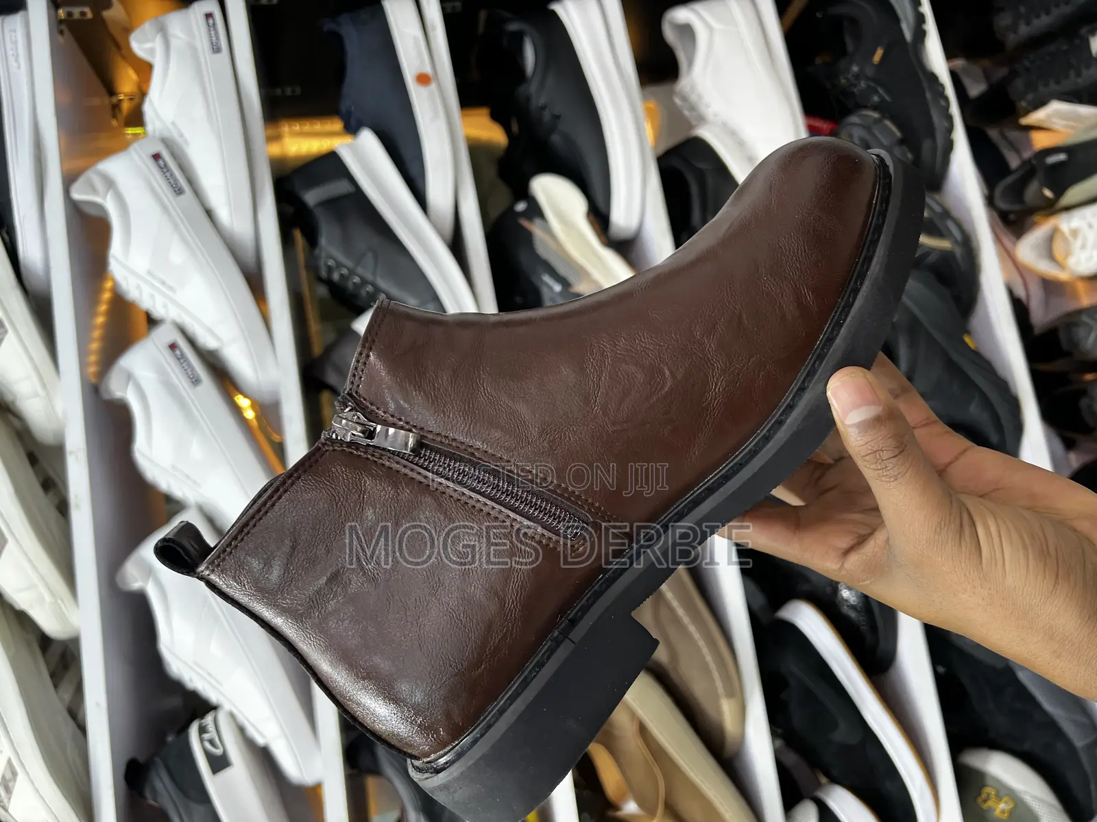 Elegant Leather Chelsea Boots Brown and Black Color