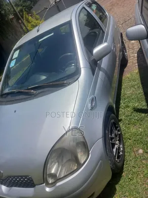 Photo - Toyota Vitz 1.3 AWD 5dr 2002 Silver