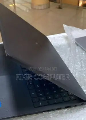 New Laptop Dell Vostro 3520 16GB Intel Core I5 SSD 512GB