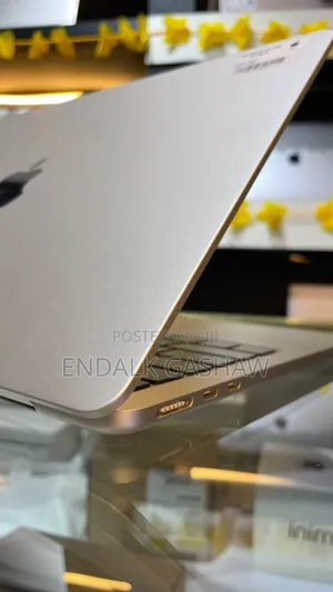 Photo - New Laptop Apple MacBook Air 16GB Apple M3 SSD 512GB