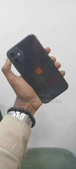 Photo - Apple iPhone 11 128 GB Black