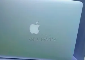 Photo - New Laptop Apple MacBook Pro 2017 8GB Intel Core I7 SSD 128GB