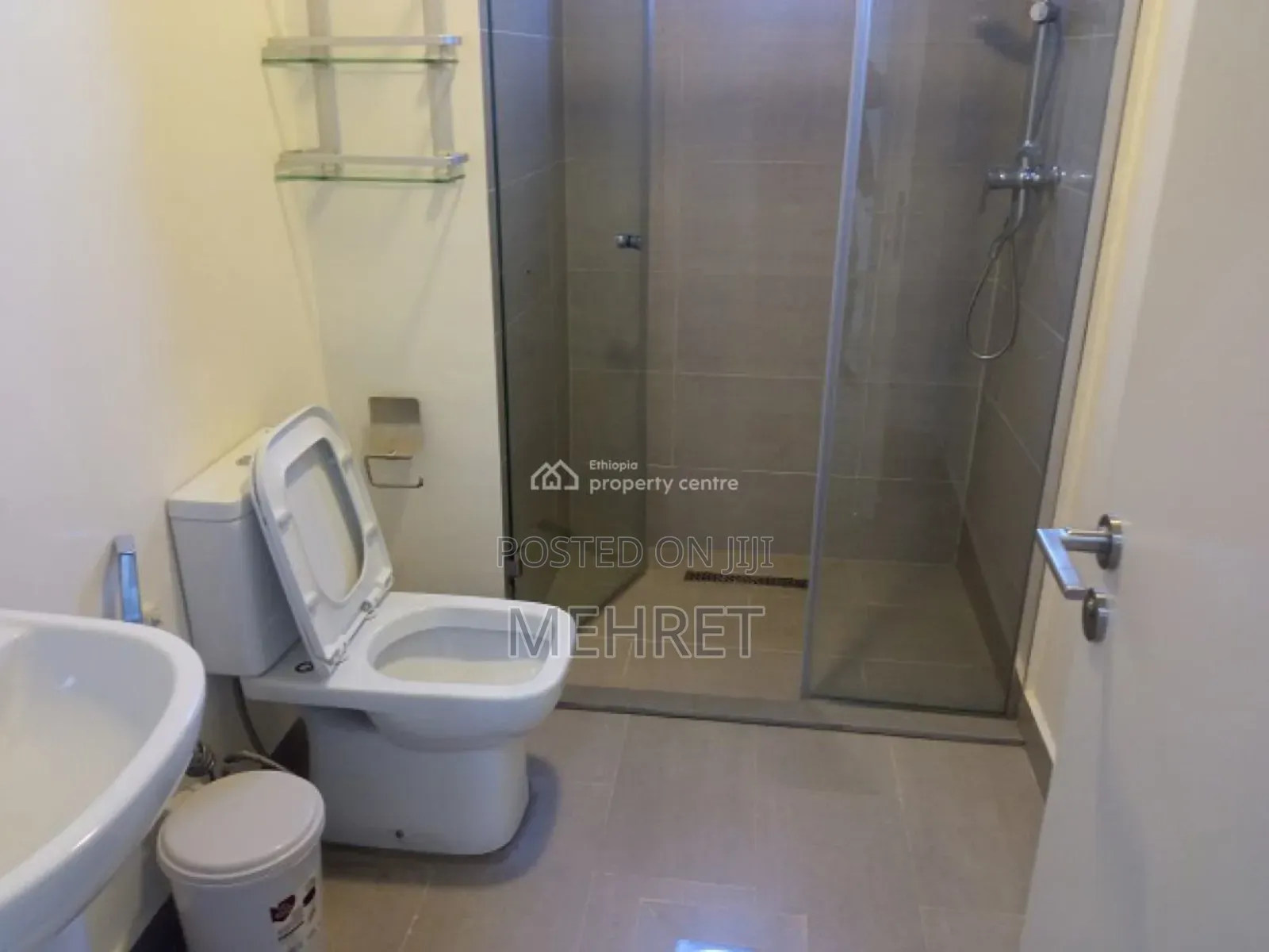 1bdrm Apartment in ጃምቦ, Arada for sale
