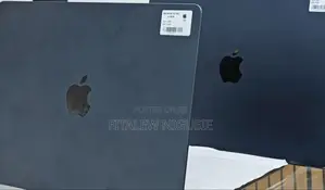 New Laptop Apple MacBook Air 2025 M4 13-Inch 16GB Apple M4 SSD 256GB