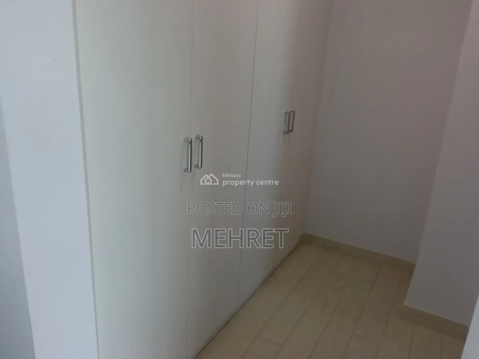 1bdrm Apartment in ጃምቦ, Arada for sale