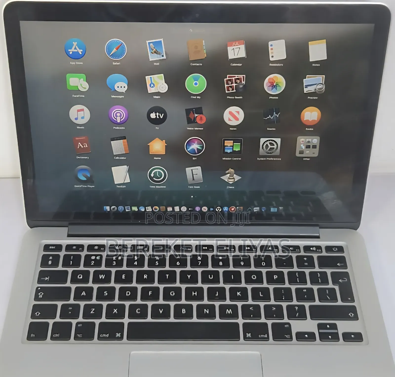 New Laptop Apple MacBook Pro 2015 8GB Intel Core I5 SSD 256GB