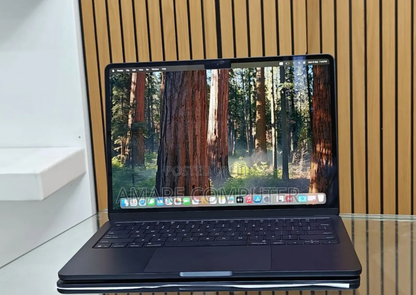 New Laptop Apple MacBook Air 2025 M4 13-Inch 16GB Apple M4 SSD 256GB