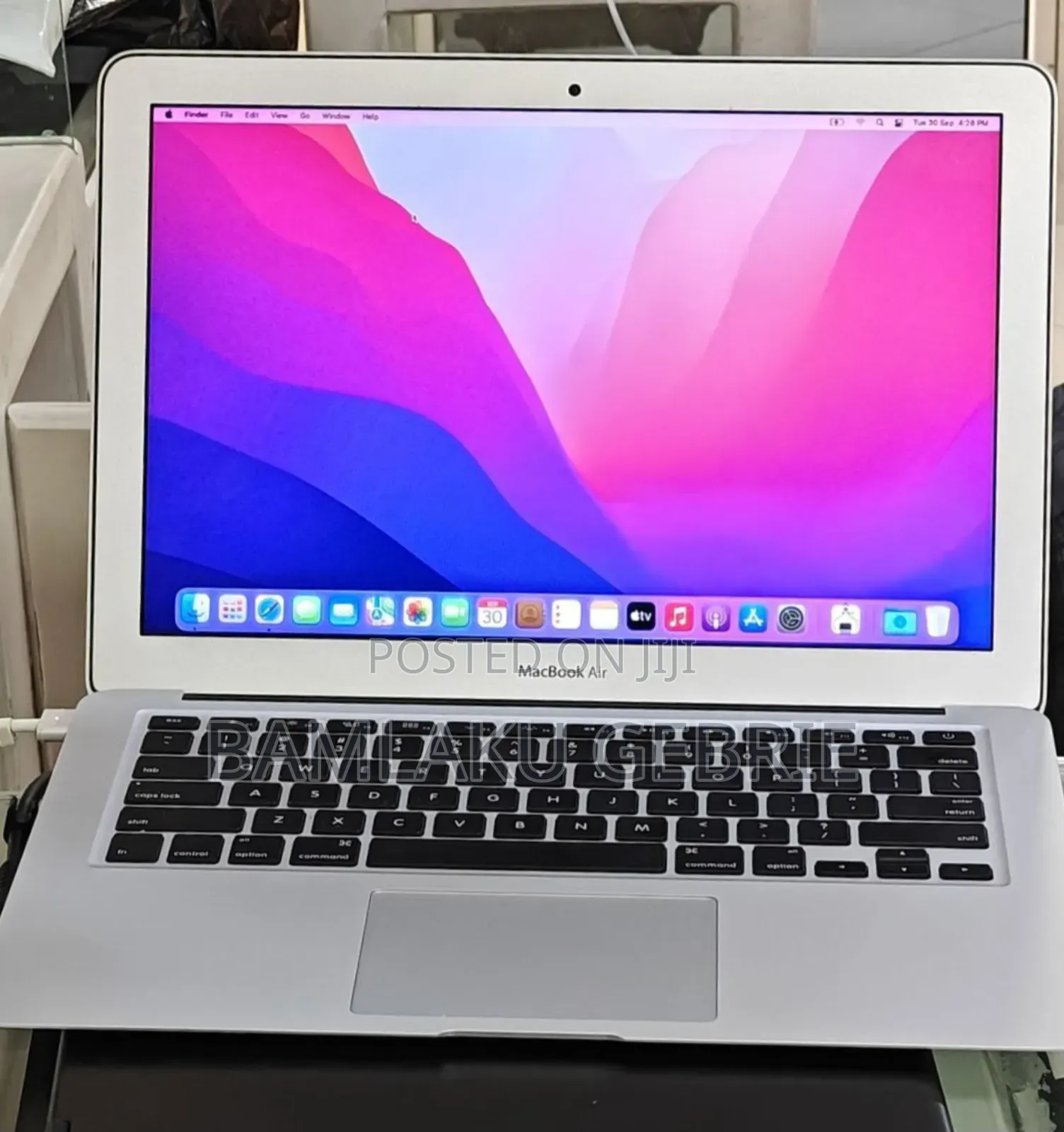 New Laptop Apple MacBook 8GB Intel Core I5 SSD 256GB