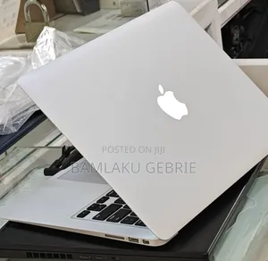 New Laptop Apple MacBook 8GB Intel Core I5 SSD 256GB
