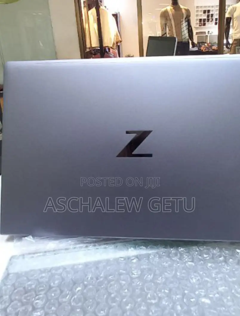 New Laptop HP ZBook Firefly G8 16GB Intel Core I5 SSD 512GB