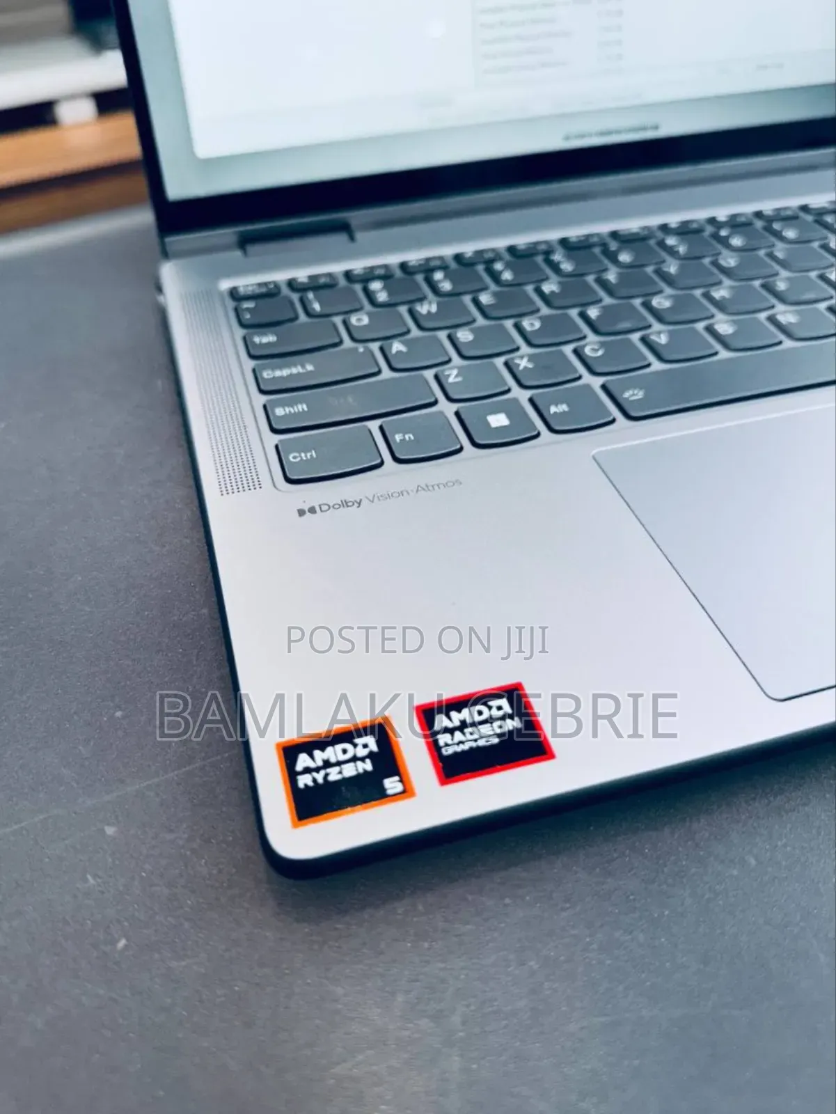 New Laptop Lenovo Yoga 7i 8GB AMD Ryzen 5 SSD 512GB