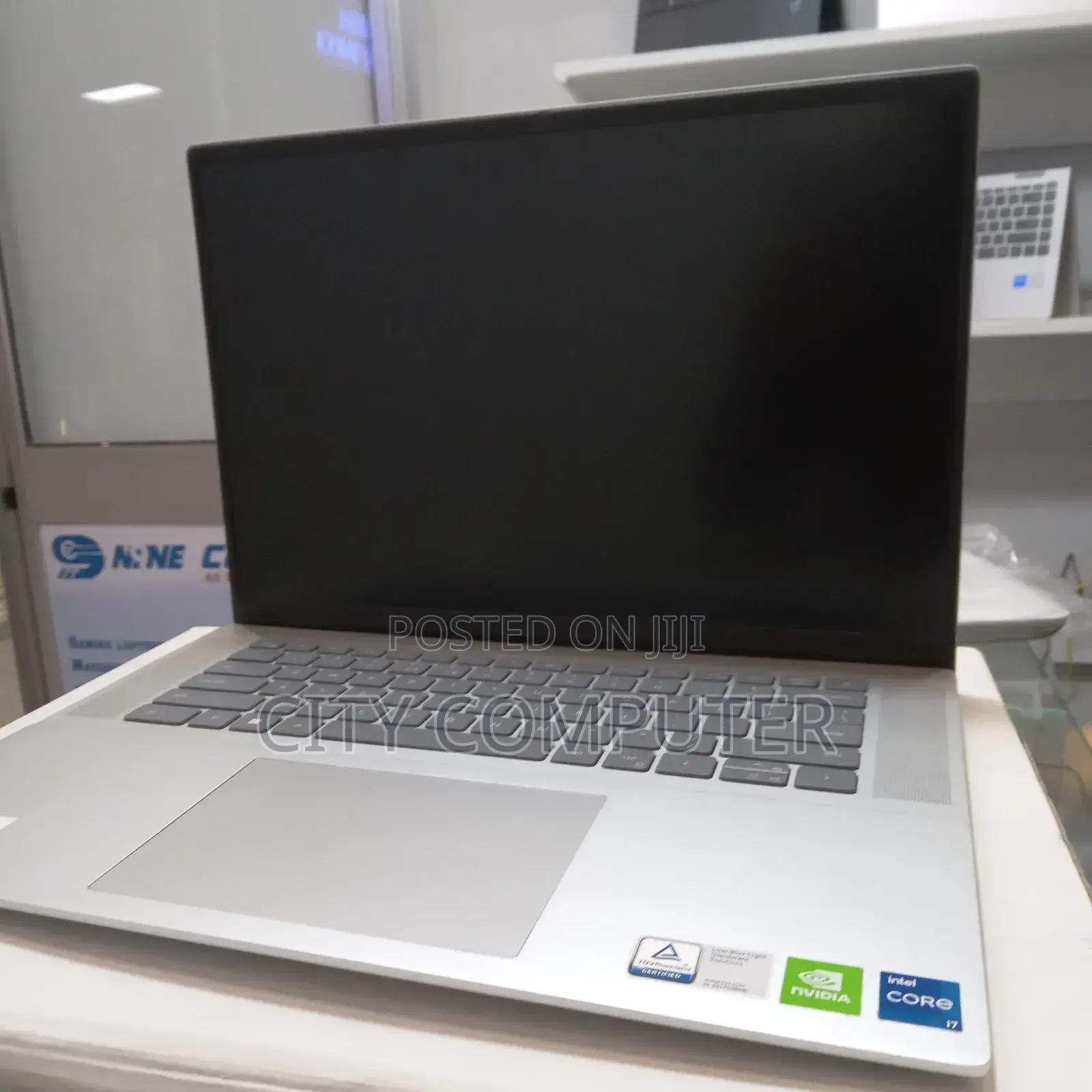 New Laptop Dell Inspiron 15 16GB Intel Core I7 SSD 512GB