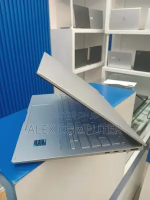 New Laptop Asus ZenBook Flip 14 UX461UA 16GB Intel Core I7 SSD 512GB