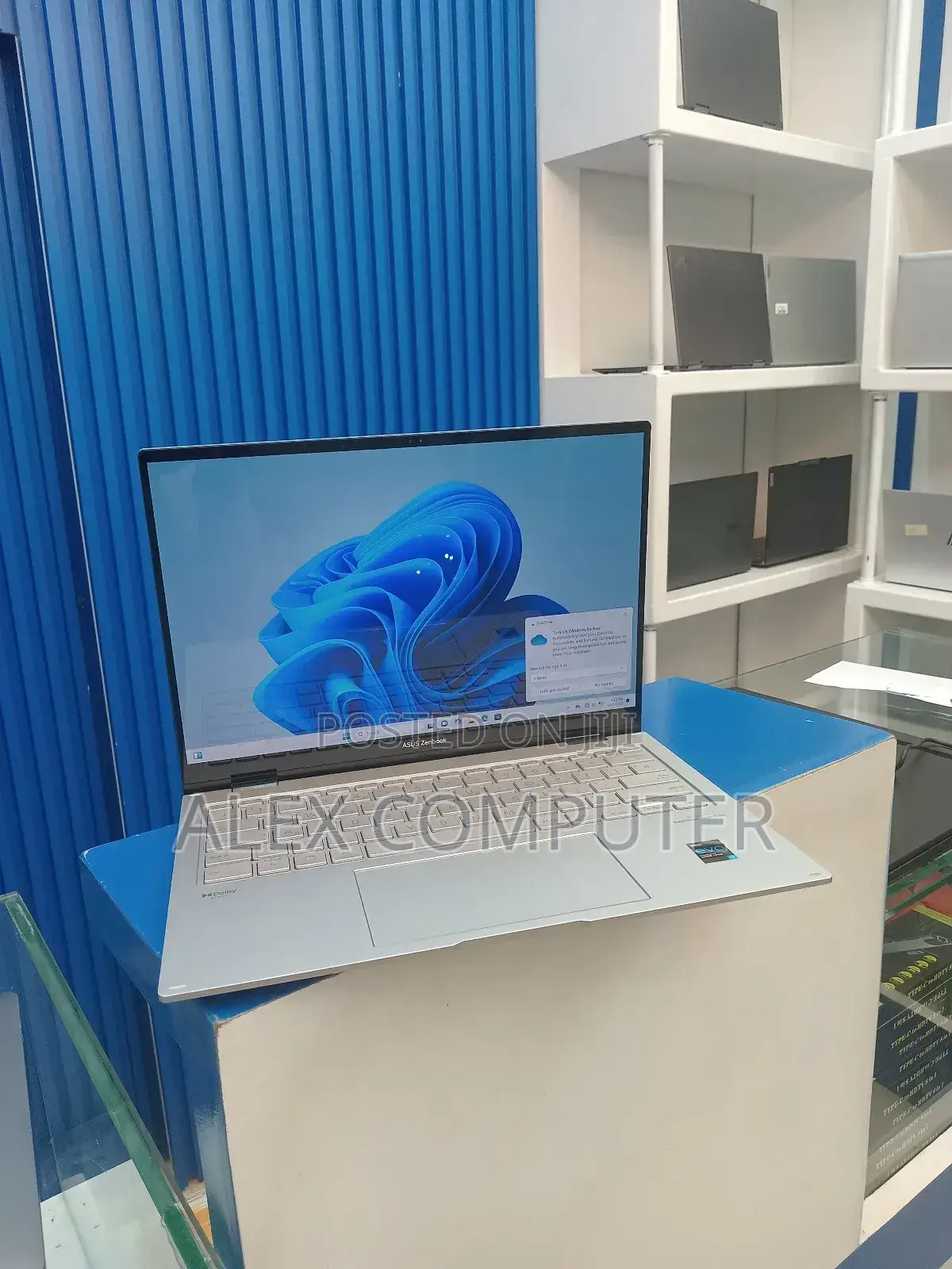 New Laptop Asus ZenBook Flip 14 UX461UA 16GB Intel Core I7 SSD 512GB