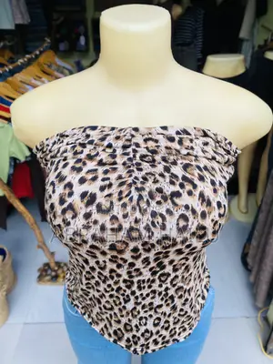 Photo - Crop Top Fashion