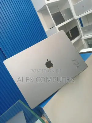 New Laptop Apple MacBook Pro M1 16GB Apple M1 Pro SSD 512GB
