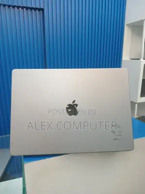 New Laptop Apple MacBook Pro M1 16GB Apple M1 Pro SSD 512GB