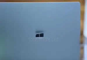 New Laptop Microsoft Surface 8GB Intel Core I5 SSD 256GB