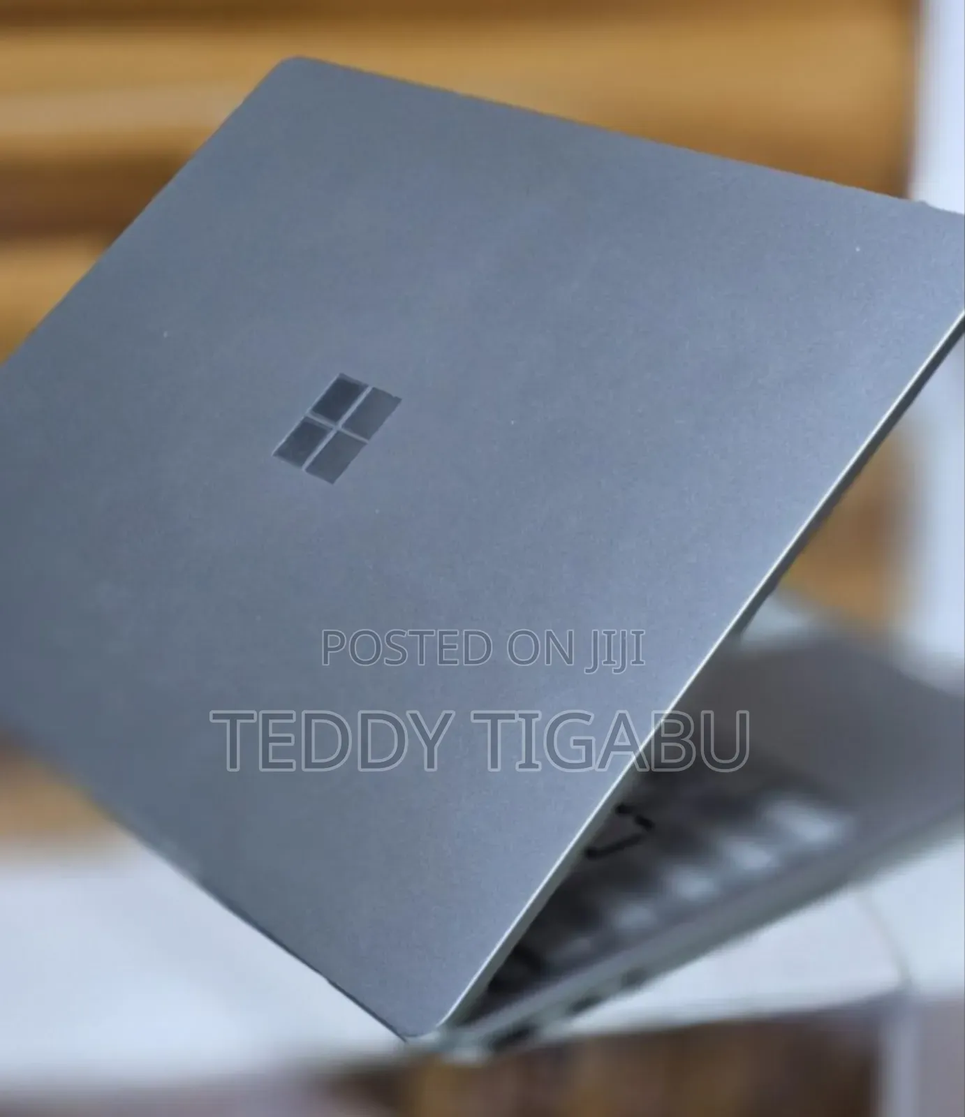 New Laptop Microsoft Surface 8GB Intel Core I5 SSD 256GB