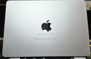 Photo - New Laptop Apple MacBook Air 2022 M2 16GB Apple M2 SSD 256GB