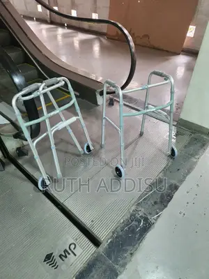 ወከር አልሙኒየም Medical Walker延攬almunium Foldable Walker較多walking Aids