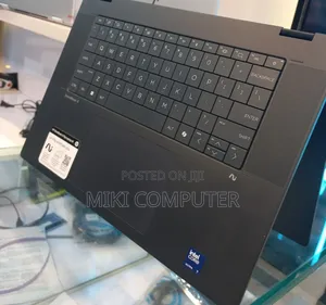 New Laptop HP OmniBook 5 16" 16GB Intel Core Ultra 7 SSD 1T