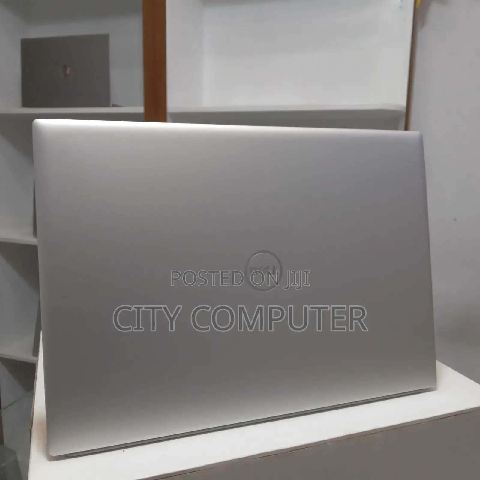 New Laptop Dell Inspiron 15 16GB Intel Core I7 SSD 512GB